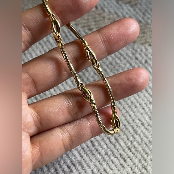 Vintage 14k Solid Gold Bracelet - Picture 5 of 6